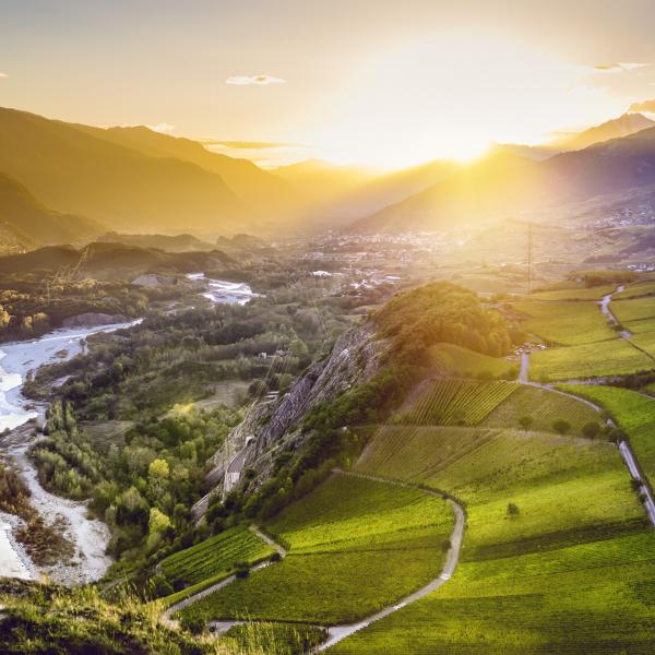Coucher de soleil en Valais avec vue sur la vallée du Rhône